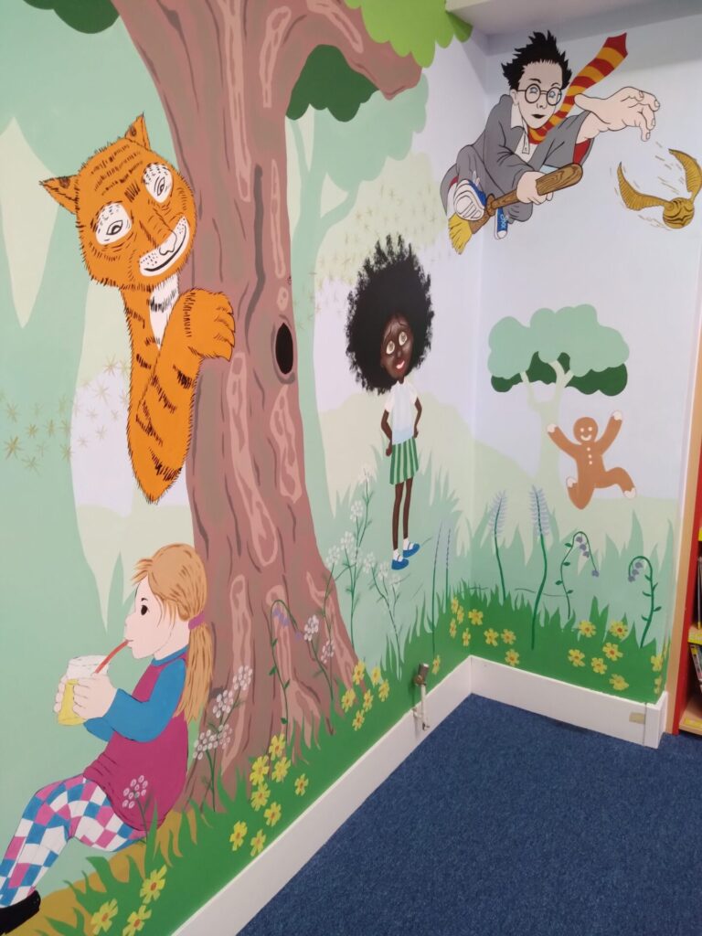 008 Children Caricatures In School Library